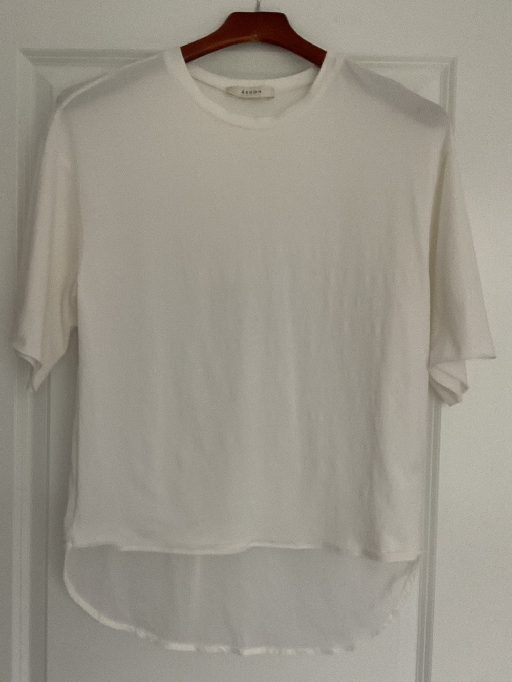 Aeron white cotton/ stretch women’s tee med
